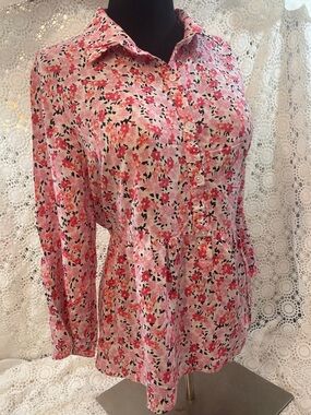 No Boundaries Pink Floral Button-Down Shirt Size XXL PTP 21”, L 23” 100% Rayon